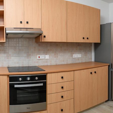 Ollies 3 Bedroom Apartment Ларнака Екстериор снимка