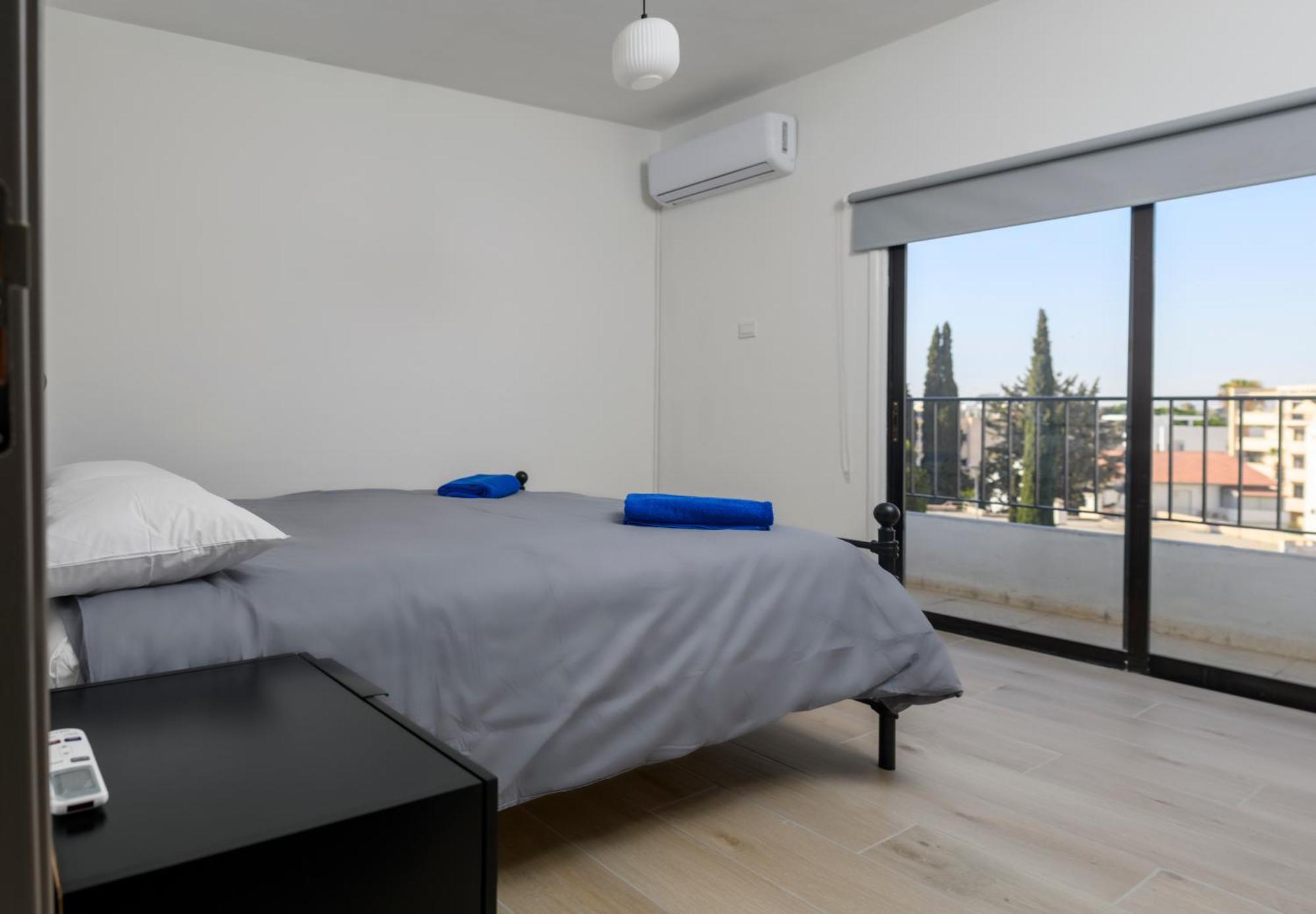 Ollies 3 Bedroom Apartment Ларнака Екстериор снимка