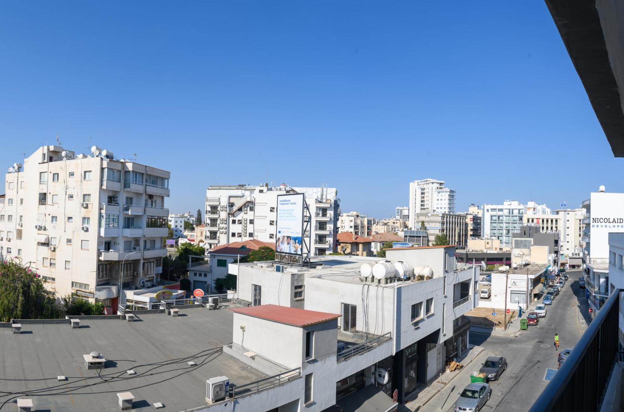 Ollies 3 Bedroom Apartment Ларнака Екстериор снимка